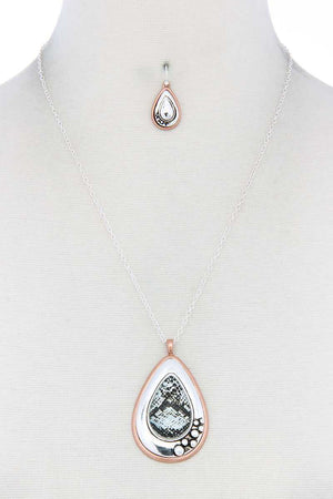 Metal Teardrop Shape Pendant Necklace